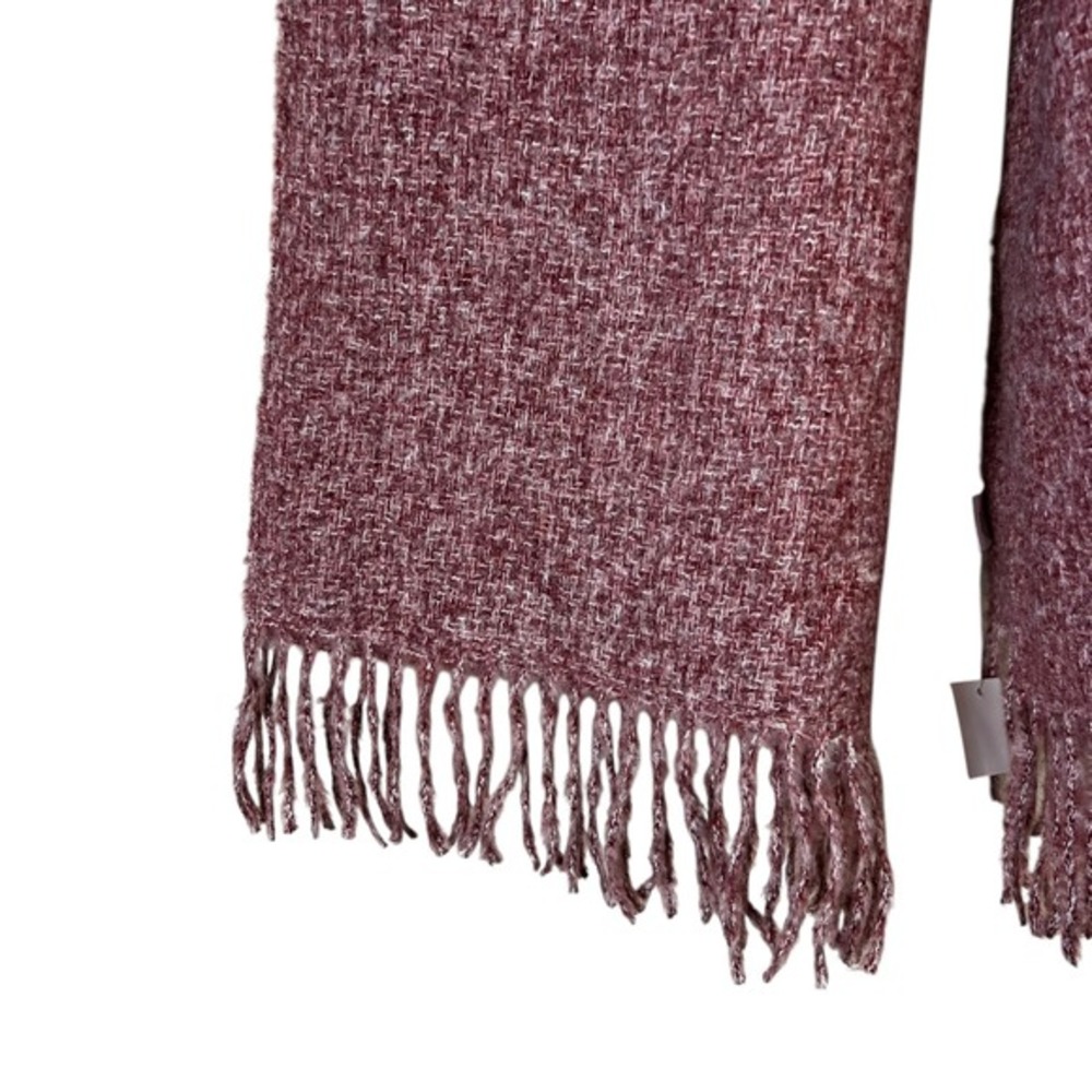 NWT Oversized Fringe Rectangle Scarf Red Textured Warm Winter Chunky‎ Cozy - Picture 3 of 4